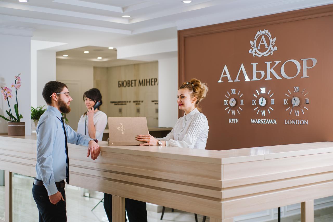 Hotel Alkor Truskavec Exteriér fotografie